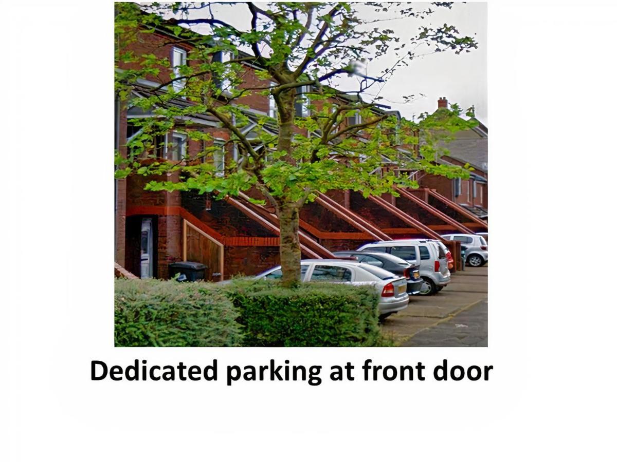 Excellent Location - City Centre - Parking - 4 Beds -2 Bedrooms Belfast Exterior foto