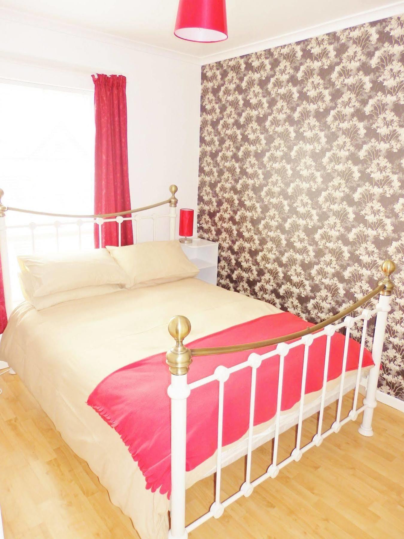 Excellent Location - City Centre - Parking - 4 Beds -2 Bedrooms Belfast Exterior foto